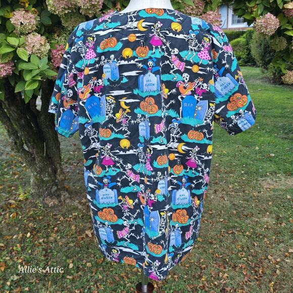 Womens Halloween Scrub Top Skeleton Graveyard Dia De Los Muertos Living Dead M - Picture 4 of 7